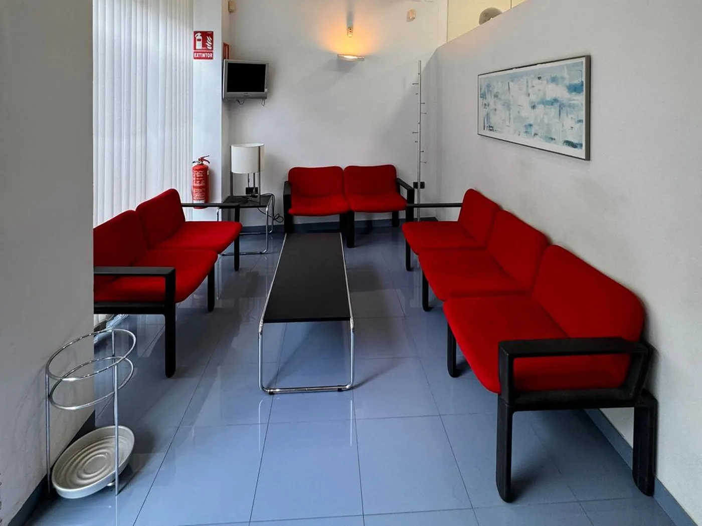 Sala de espera de la clínica del Grao de Gandía